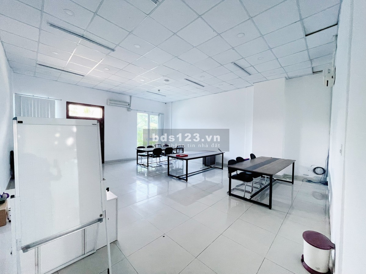 Cho thuê văn phòng Lakeview 1trệt 1lầu giá 80 triệu