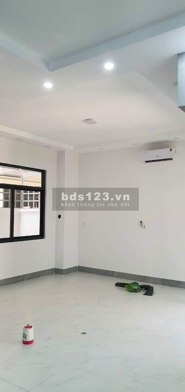 Cho thuê nhà phố 5 tầng có thang máy tại khu đô thị Vinhomes Grand Park giá chỉ 22 triệu