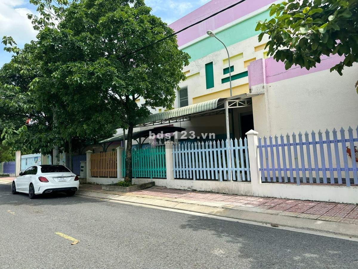 Cần bán 100m2 đất thổ cư, cách ql 13 100m, đường nhựa, kế bên siêu thị Go.