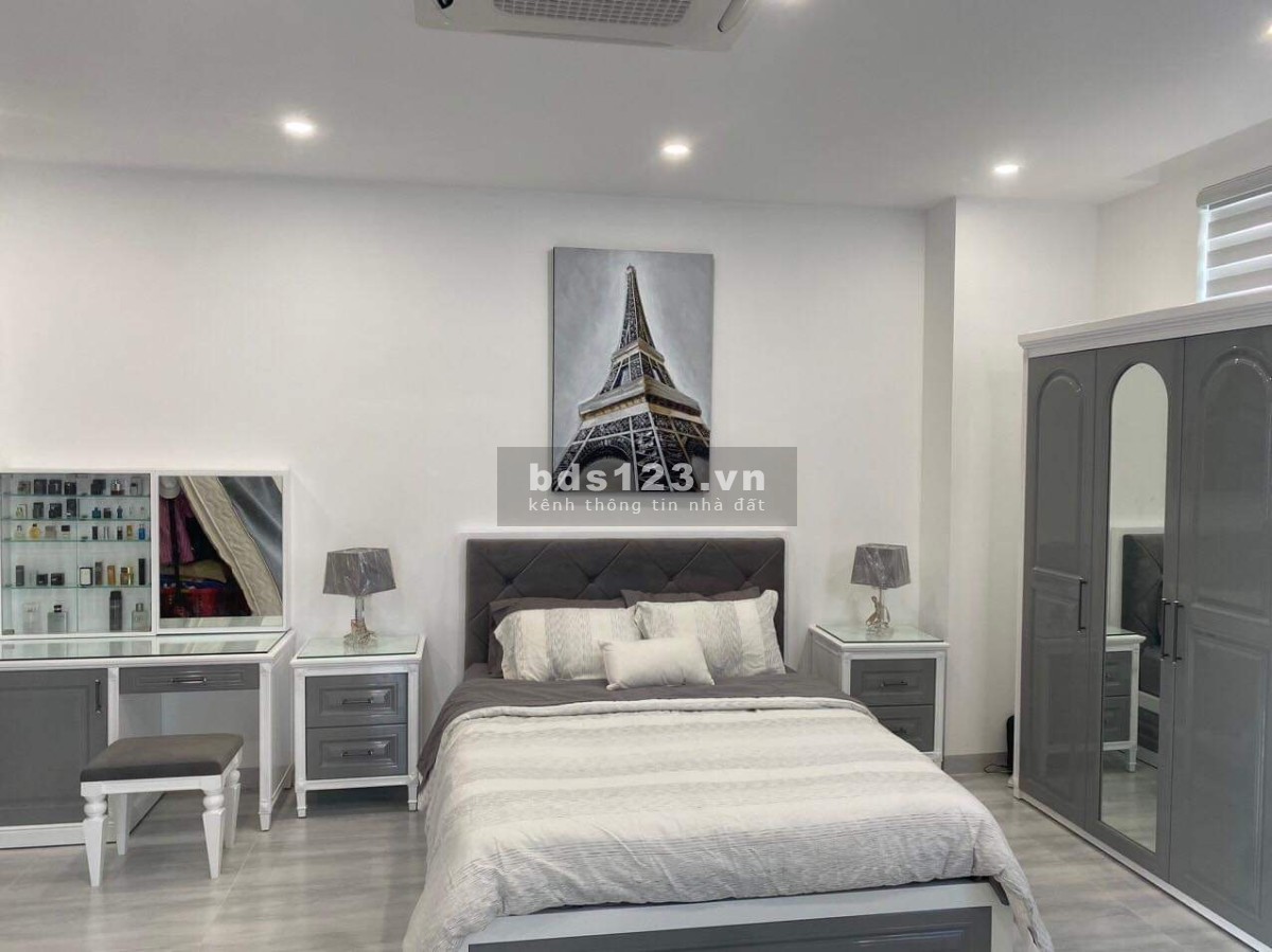 Bán cắt lỗ 5 tỷ căn nhà phố Vinhomes quận 9 có diện tích sử dụng 500M2