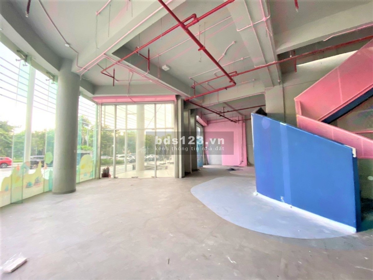 Cho thuê nguyên cặp shop Midtown M7 ngay mặt tiền đường 15, quận 7