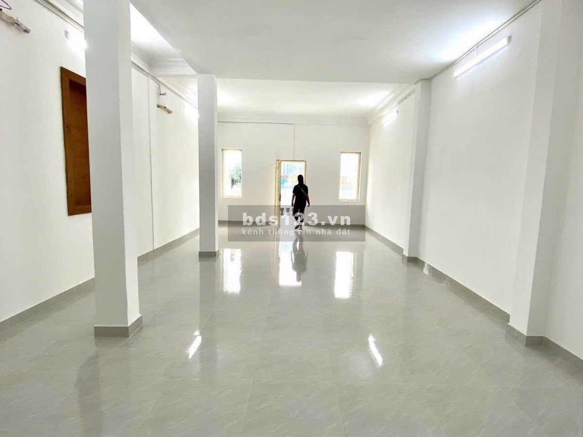 Cho thuê nhà phố mới xây 5 lầu 700m2 mặt tiền Tôn đức thắng, quận 1