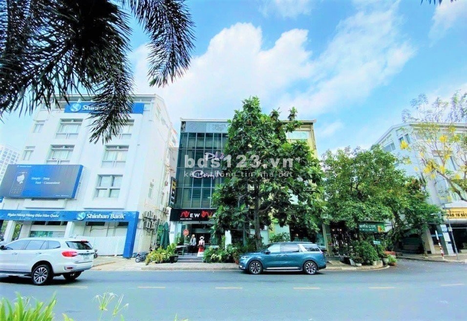 Cho thuê nguyên căn tòa nhà văn phòng 4 lầu đường Nguyễn Cao, quận 7