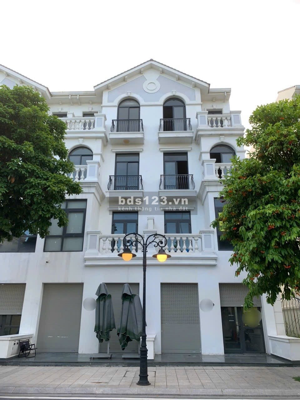 Bán căn liền kề 70m2 vừa ở vừa kinh doanh ngay cạnh hồ 24,5ha Vinhomes Ocean Park Gia Lâm 13,5 tỷ