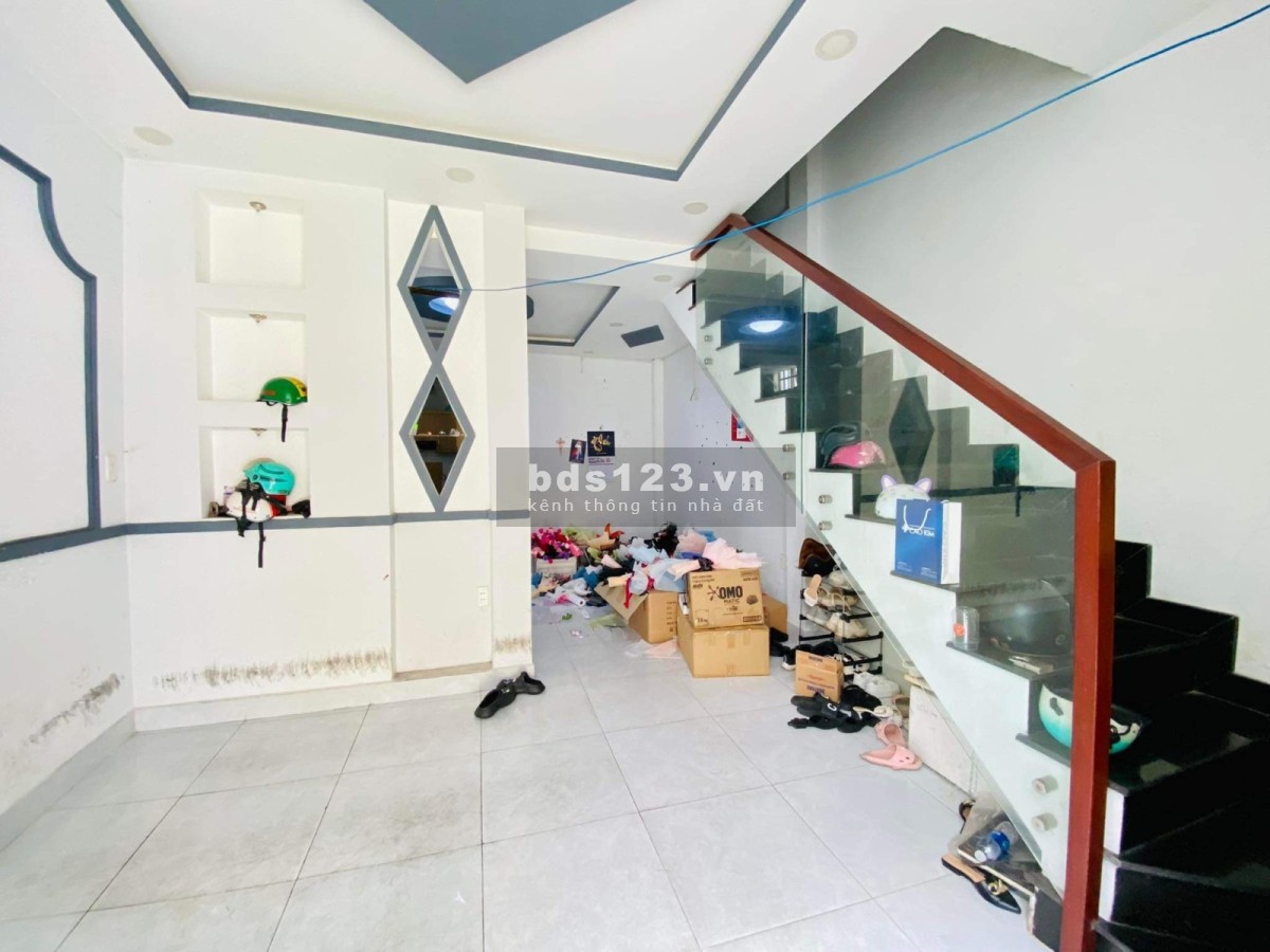 Bán Nhà, Nguyễn Sơn, Tân Phú, 48m2, Lầu Đúc BTCT, Nhỉnh 3 tỷ.