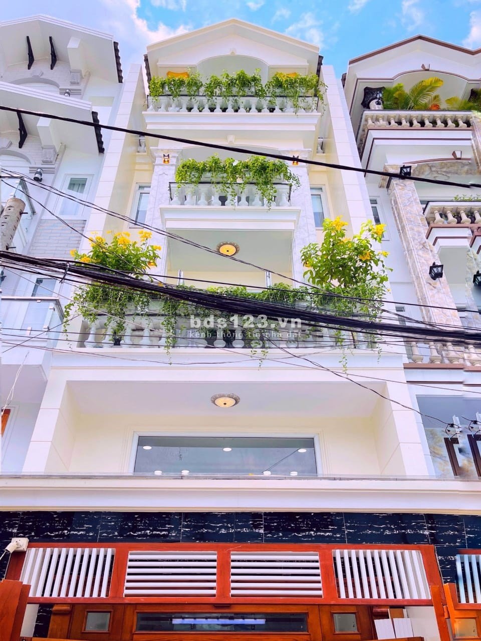 BÁN NHÀ, 2 MẶT TIỀN 5M, ( 5 X 19 ) NGAY LÃ XUÂN OAI, THỦ ĐỨC, NHỈNH 6 TỶ