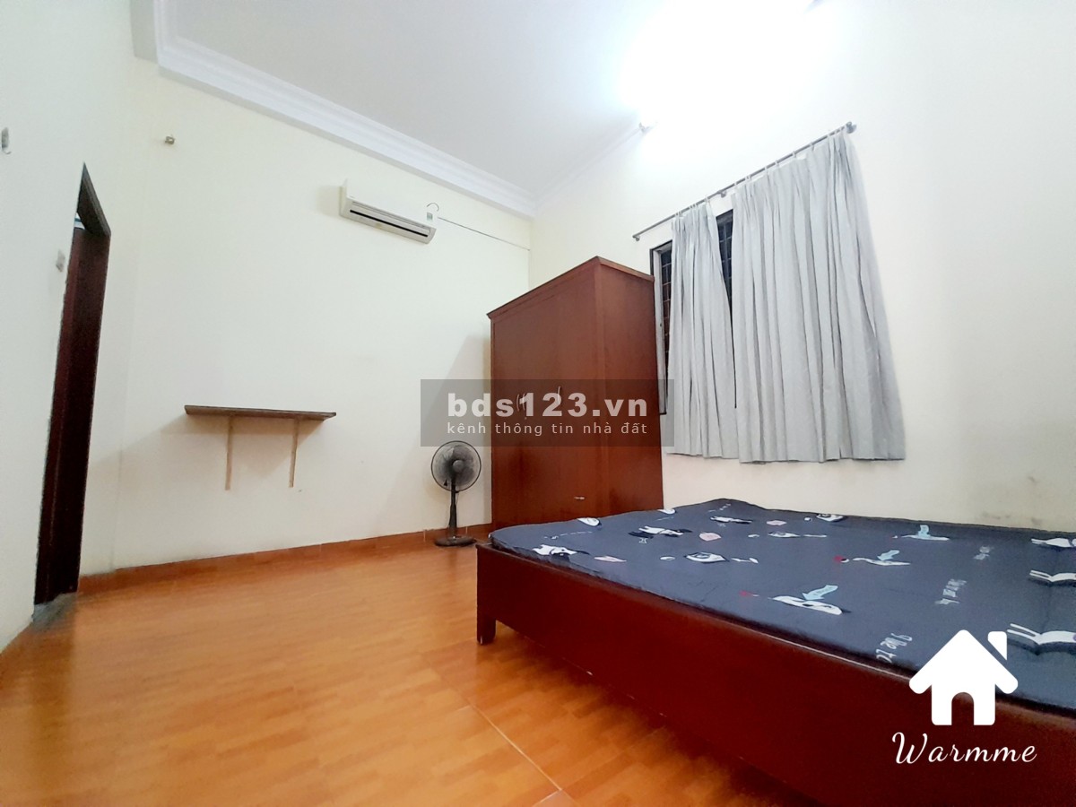 Cho thuê phòng trọ chính chủ ở Bình Thạnh, gần Hàng Xanh, có bancol, nội thất