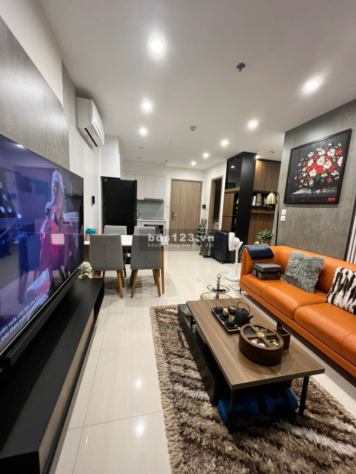 Bán gấp căn 1 ngủ + 1 tại Vinhomes Smart City full đồ giá chỉ 1,9x tỷ bao tất thuế phí