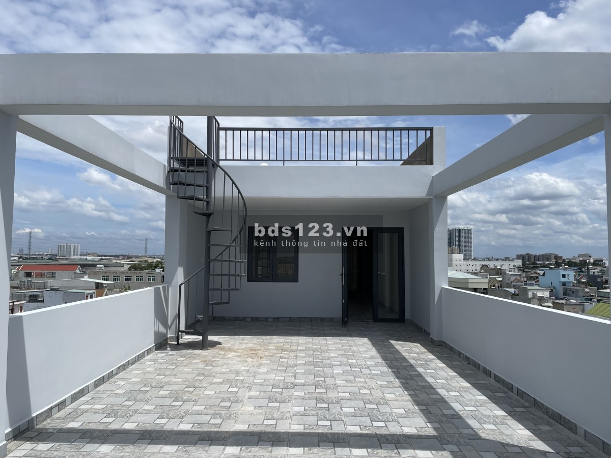 Nhà văn phòng cho thuê đường rộng thoáng mát