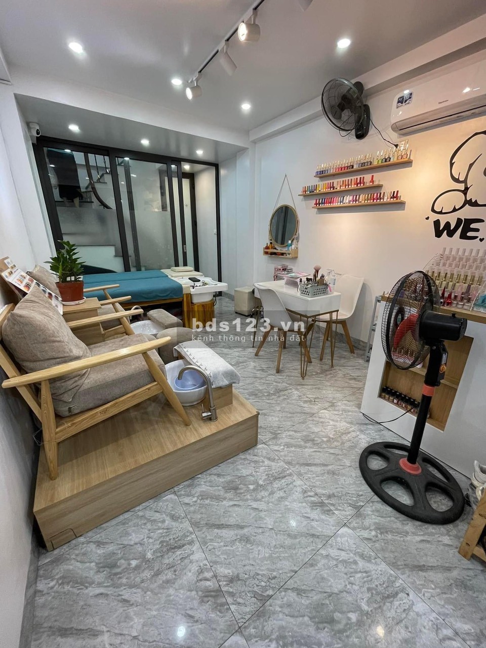 Ngọc Lâm - Long Biên Kinh doanh nhà mới ngõ ôtô - lô góc - 4.5 tầng siêu đẹp - giá 6.2 tỷ.