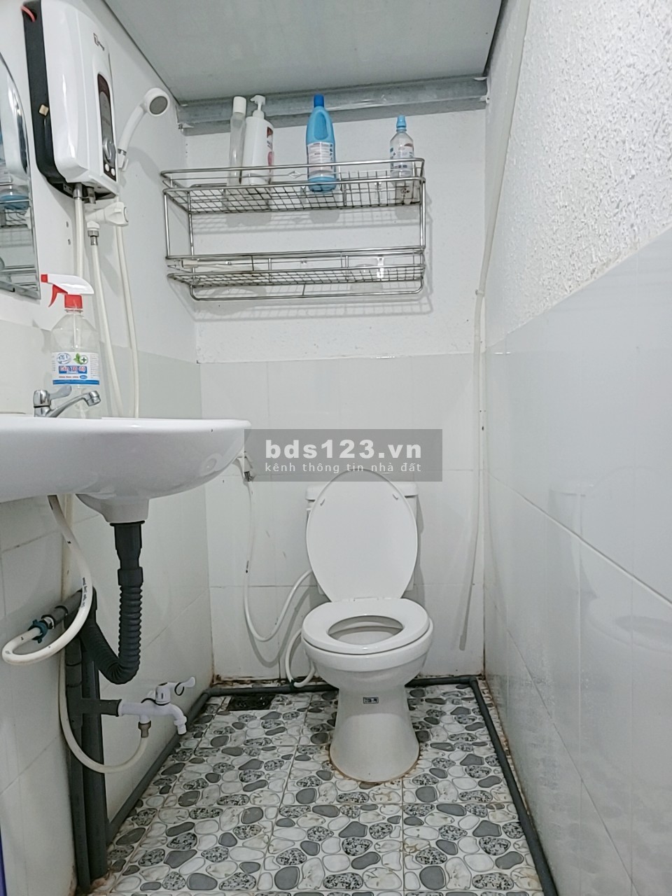 Phòng trọ ngay mặt tiền đường Trần Trọng Cung, ngay khu dân cư cao cấp Nam Long.