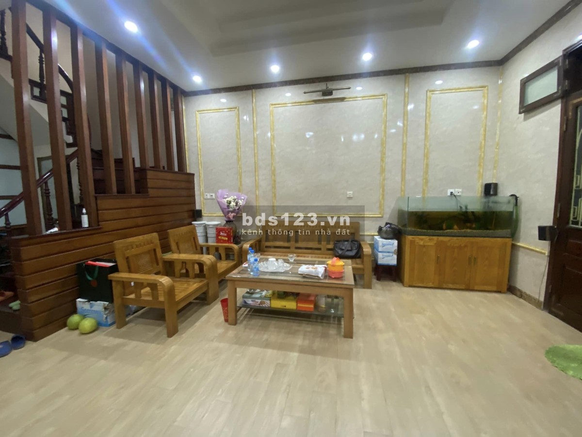 Bán nhà Đống Đa ô tô đỗ cửa 68M x 5 tầng, mặt tiền 5,5M Giá 8,5 tỷ.
