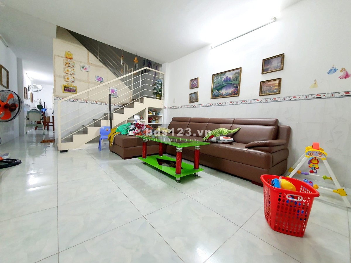 Bán nhà 2 lầu dt 77m2, đường 48, Hiệp Bình Chánh, Thủ Đức, 5p tới GG mall