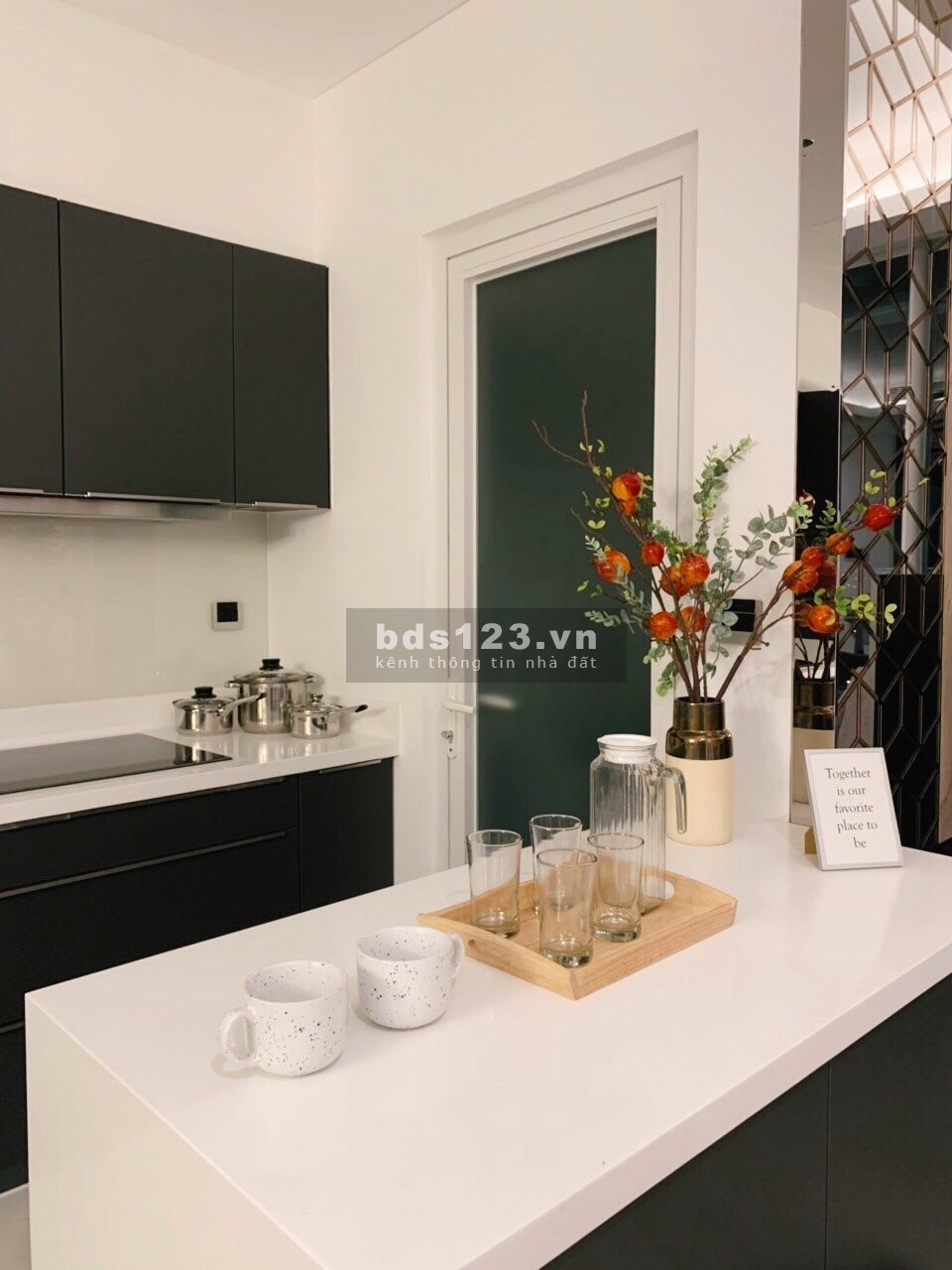Chính chủ bán gấp - Căn hộ chung cư 2PN Sarina Sala chỉ 8 tỷ 95