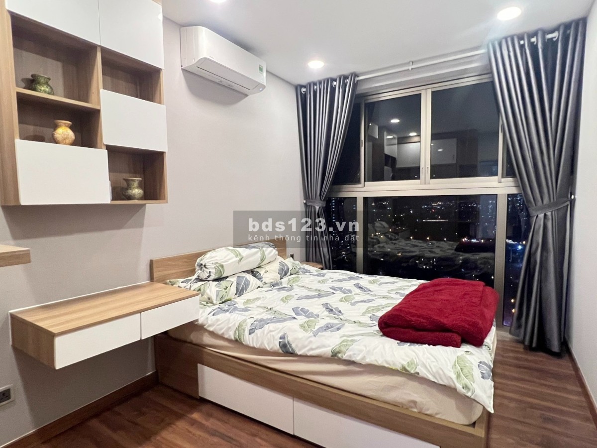 Cần bán nhanh căn hộ cao cấp 2PN Midtown Phú Mỹ Hưng, Có sổ, có sẵn HĐT