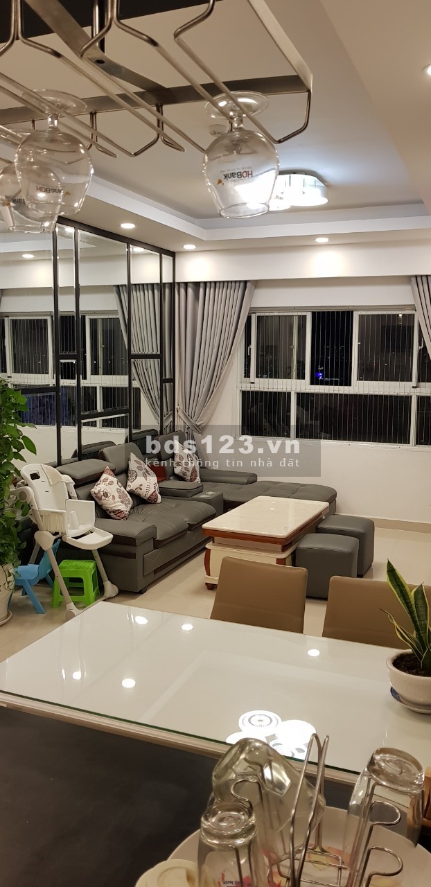 Căn góc view, 3 phòng ngủ, 87m2, View Landmark - Trung tâm thành phố - Công viên!