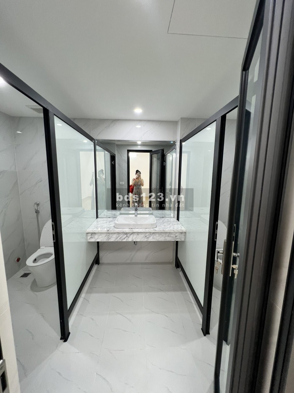 Chính chủ cho thuê văn phòng tại phố Thái Hà, Đống Đa, Hà Nội.