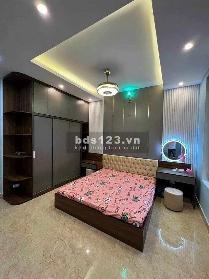 Bán nhà đẹp Xuân La -Gần Ngoại Giao Đoàn – Ngõ thông tứ tung – 45m 5 tầng, chỉ 4,4tỷ - cách ô tô 5m