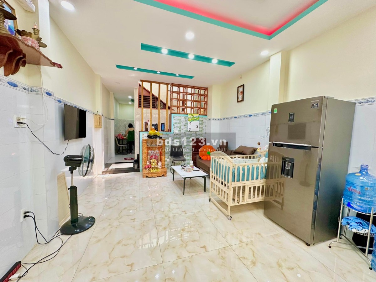 Bán nhà 3 tầng ô tô vào trong, cạnh chung cư Phúc Yên, Trường Chinh, giá 5.6 tỷ