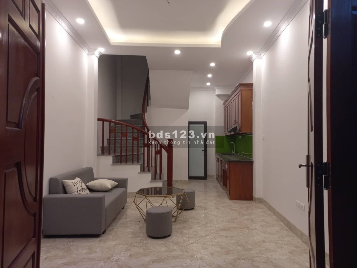 Bán nhà phúc lợi quận Long Biên 40M2 x 5 tầng mới coong chỉ 3 tỷ