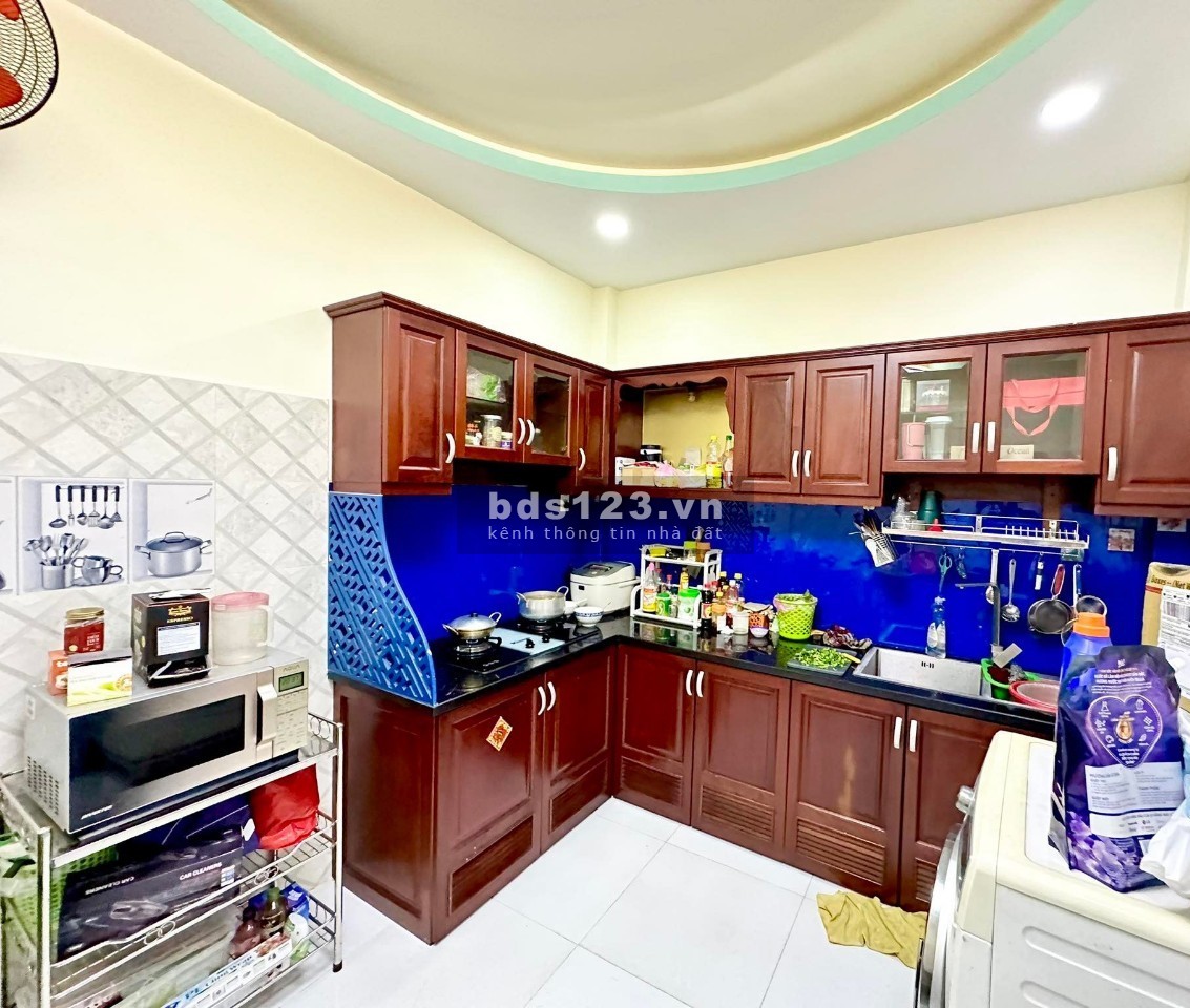 Bán nhà 3 tầng ô tô vào trong, cạnh chung cư Phúc Yên, Trường Chinh, giá 5.6 tỷ