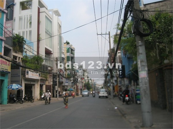 Bán nhà mặt tiền Huỳnh Văn Bánh, Phú Nhuận, trệt 3 lầu