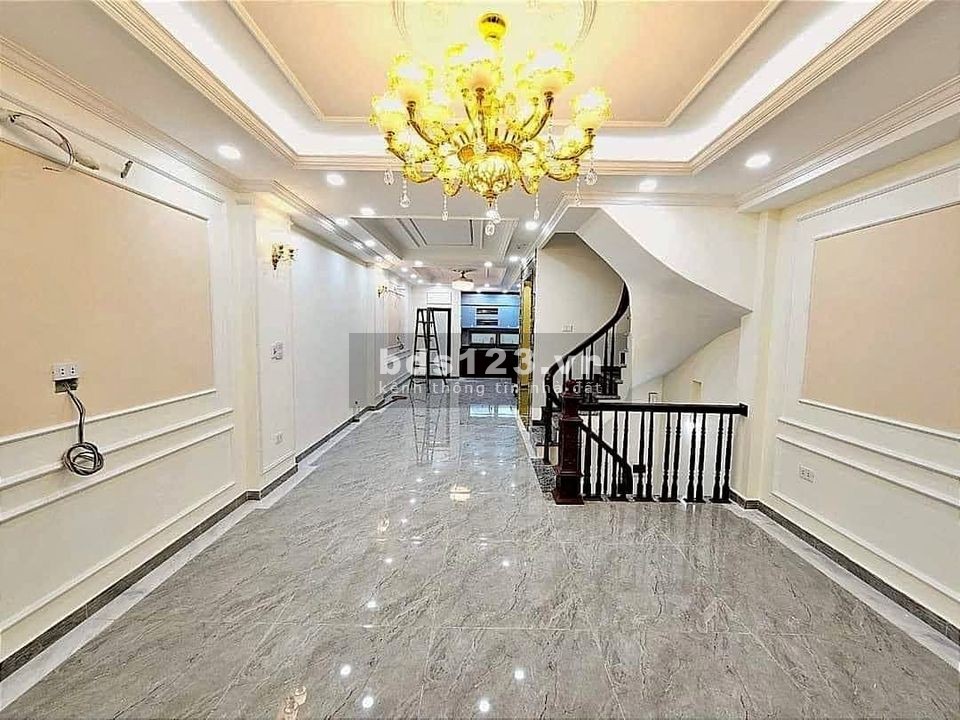 Bán nhà đẹp Xuân La -Gần Ngoại Giao Đoàn – Ngõ thông tứ tung – 45m 5 tầng, chỉ 4,4tỷ - cách ô tô 5m