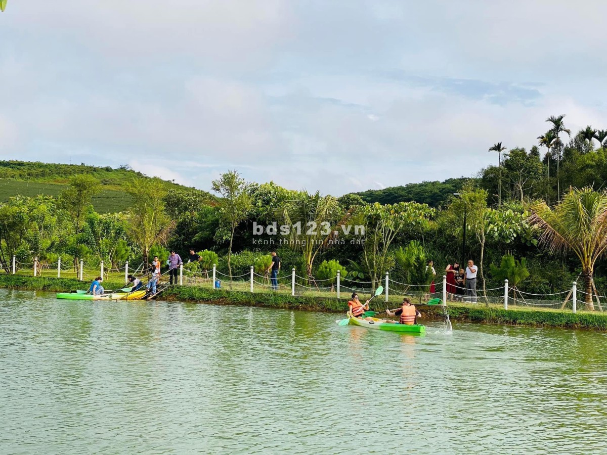 Chính chủ cần bán lô đất Bảo Lộc có suối và hồ tự nhiên gần chợ gần cao tốc có sổ