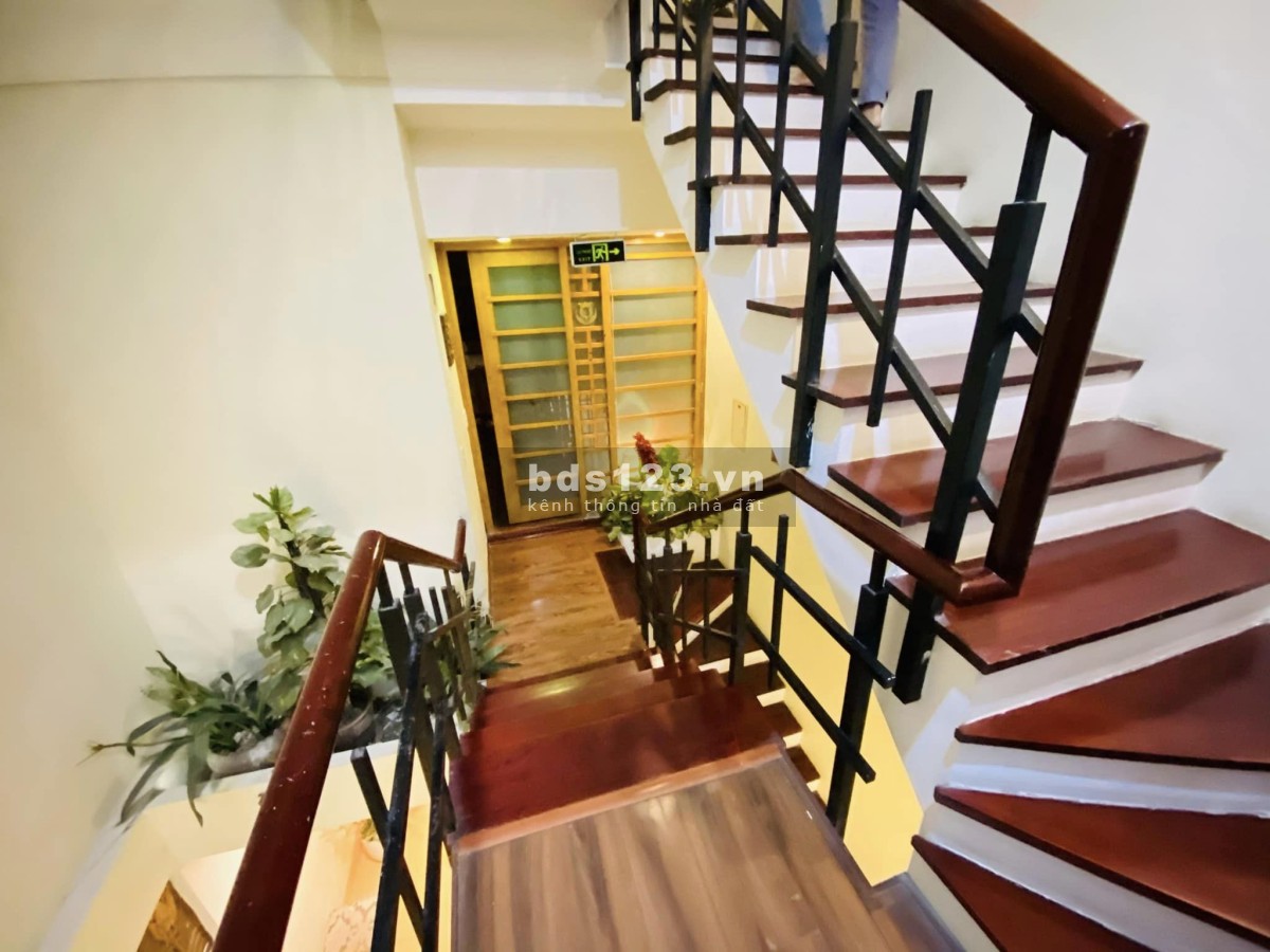 Bán nhà mặt ngõ Thái Hà, Đống Đa. 102m2, 5T, MT 5m, 25 tỷ. Ô tô tránh, sát mặt phố, KDoanh đa dạng