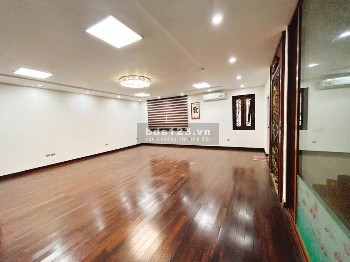 Toà nhà VP 603 Lạc Long Quân, DT 140m² x 6 tầng thang máy, MT 10m, giá 32 tỷ đồng