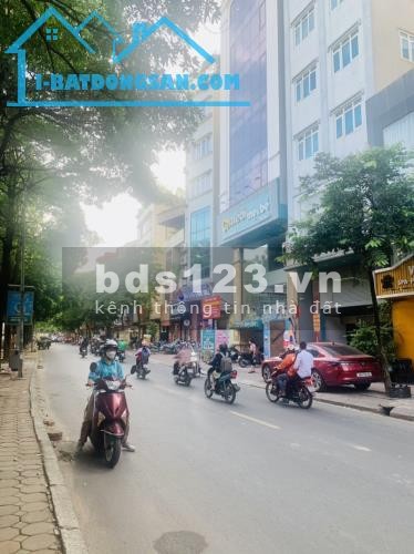 Bán nhà mặt phố trung tâm Cầu Mới, ngã tư Sở, giá 27 tỷ