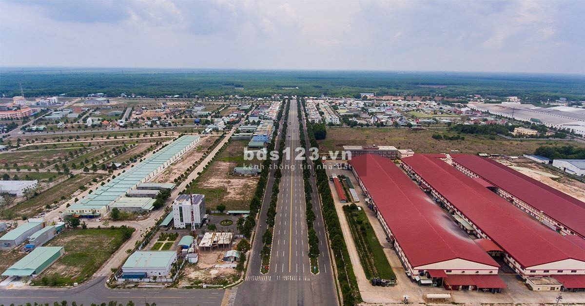 Bán đất ĐT.750 Trừ Văn Thố, KDC đông (5 x 40m), thổ cư, sổ hồng riêng, gần KCN. Giá 550 triệu.