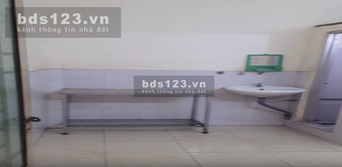 Phòng mặt tiền đường lớn Tân sơn 3,5 m×7m ,rộng rồi có gác thuận tiện để ở, buôn bán, kinh doanh, vv