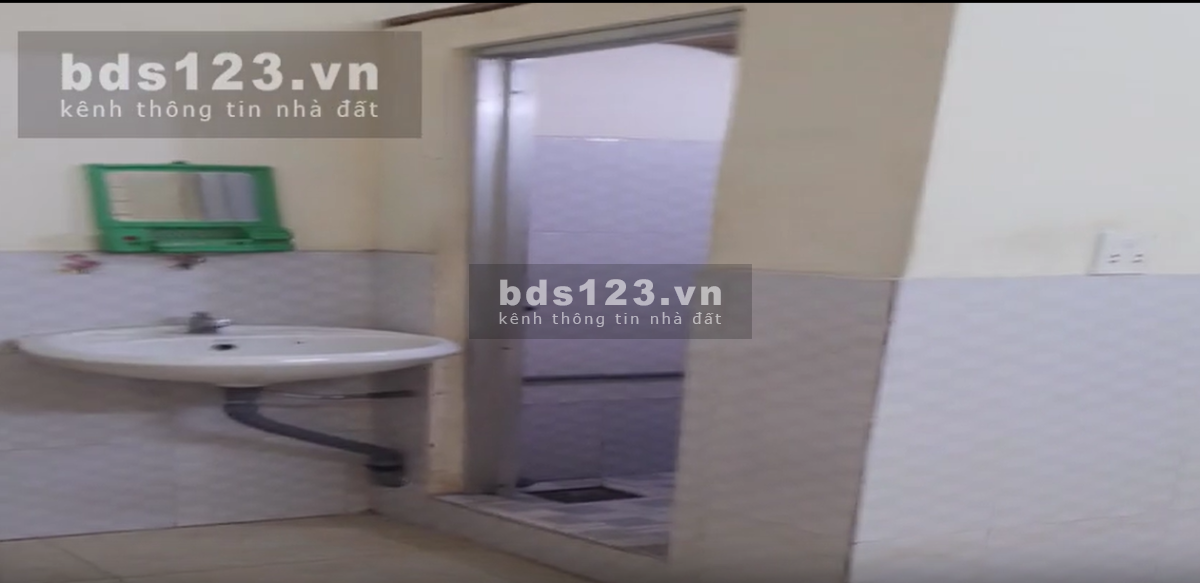Phòng mặt tiền đường lớn Tân sơn 3,5 m×7m ,rộng rồi có gác thuận tiện để ở, buôn bán, kinh doanh, vv