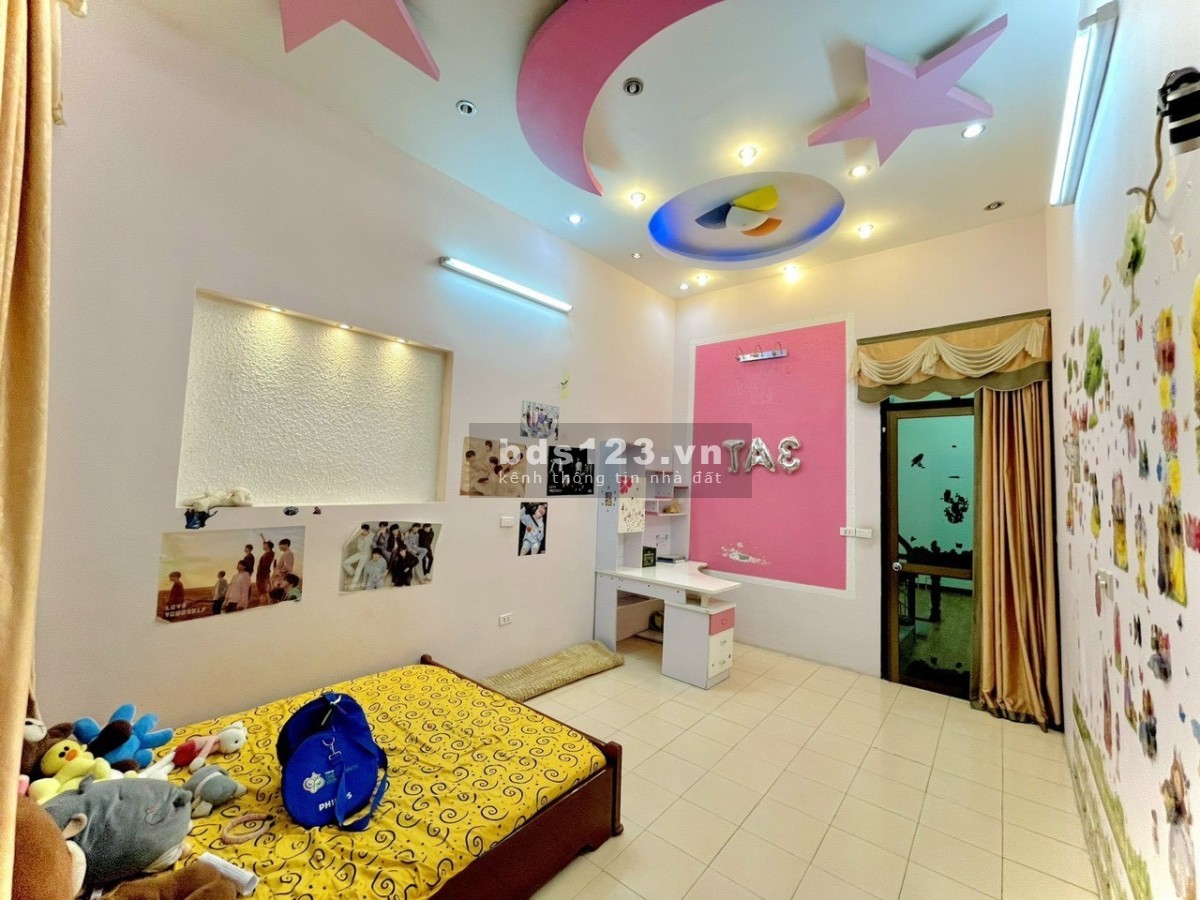 Chỉ nhỉnh 3 tỷ có nhà Cát Linh, trung tâm Đống Đa DT 33m2, 4 Tầng, FULL nội thất