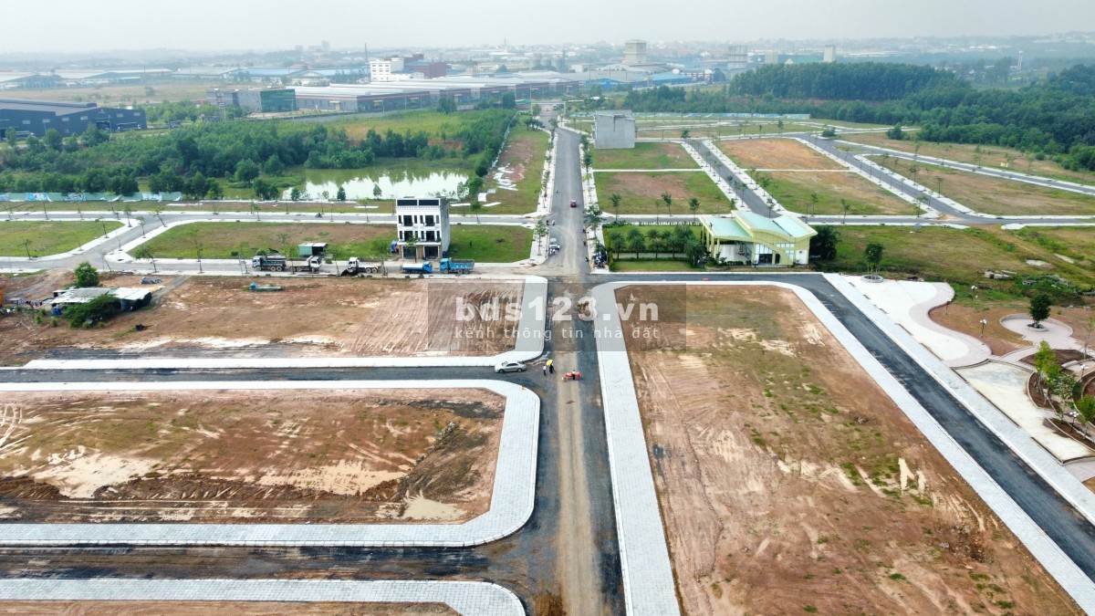 Bán đất sổ riêng ngay chợ, KCN Sông Mây. 0978726579