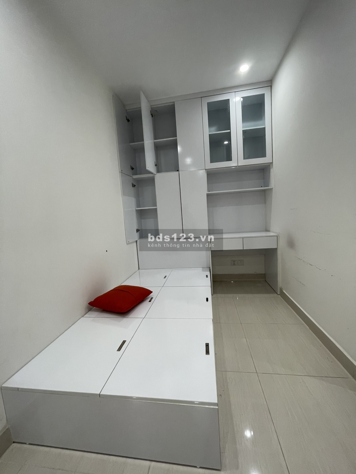 Bán cắt lỗ căn hộ 1PN+1 đã có nội thất 1.840 tỷ có sổ Vinhomes Smart City