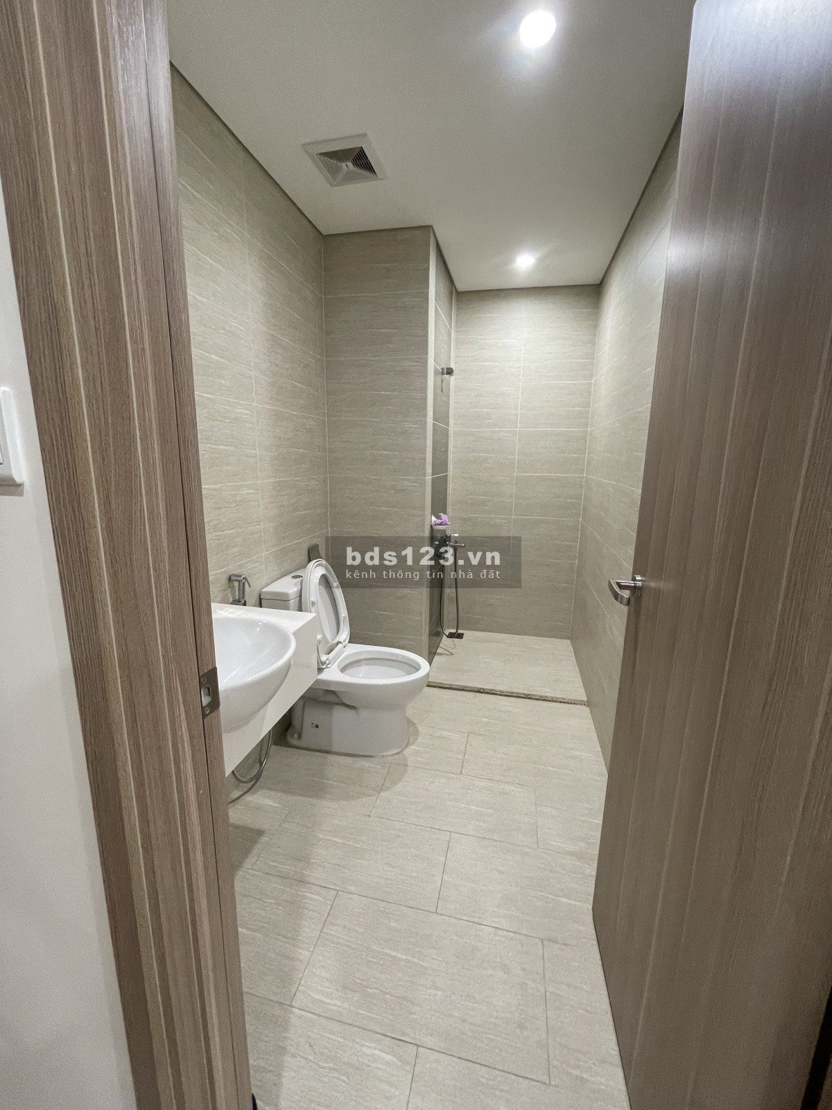 Bán cắt lỗ căn hộ 1PN+1 đã có nội thất 1.840 tỷ có sổ Vinhomes Smart City