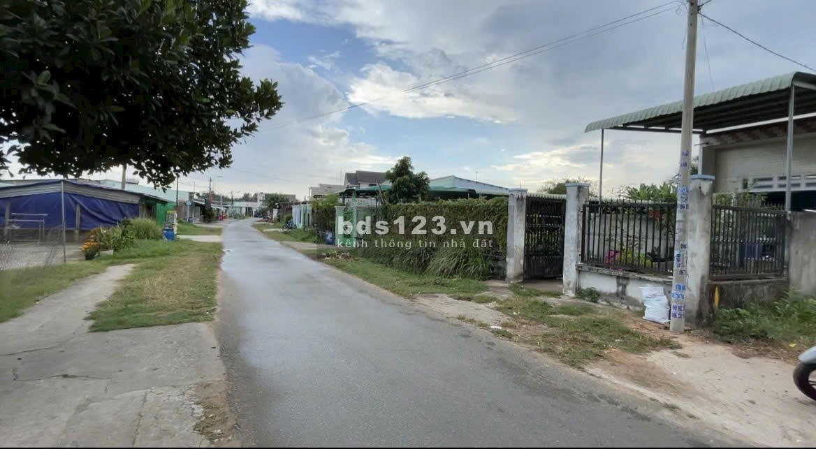 Bán 213m² đất thổ đường Basa, Phước Hiệp, Củ chi, SHR, 550 triệu, thương lượng!