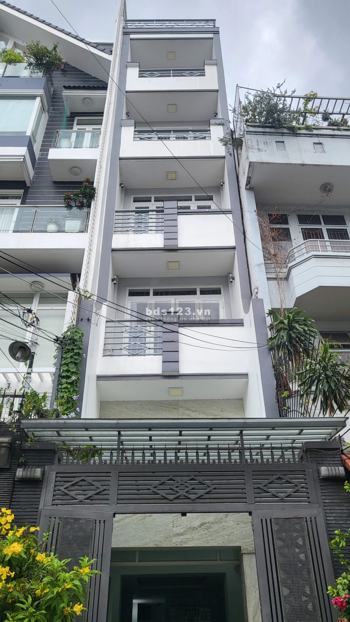 Chính chủ cần bán nhà hẻm 528, đường Điện Biên Phủ, Phường 11, Quận 10. Giá 14 tỷ
