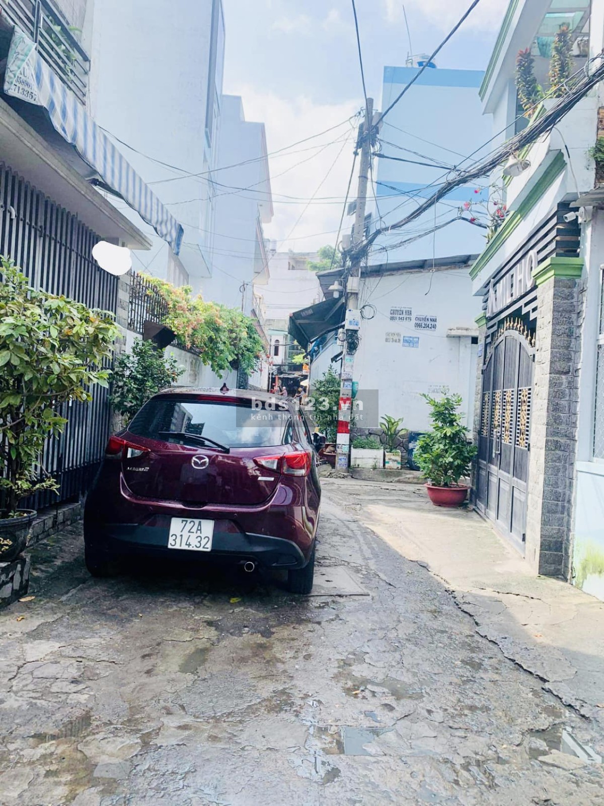 Bán nhà Phan Huy Ích, xe hơi vào nhà, 60m2, 3 tầng
