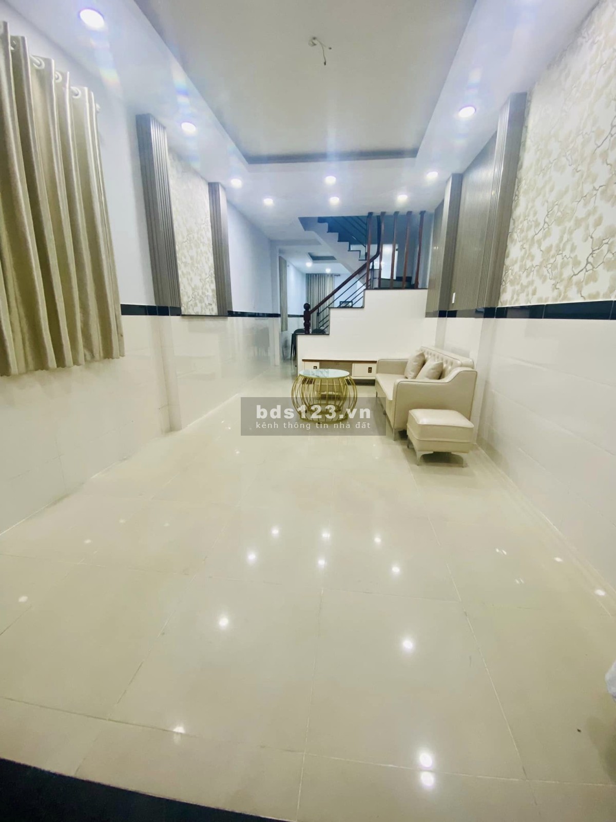 Bán nhà Phan Huy Ích, xe hơi vào nhà, 60m2, 3 tầng
