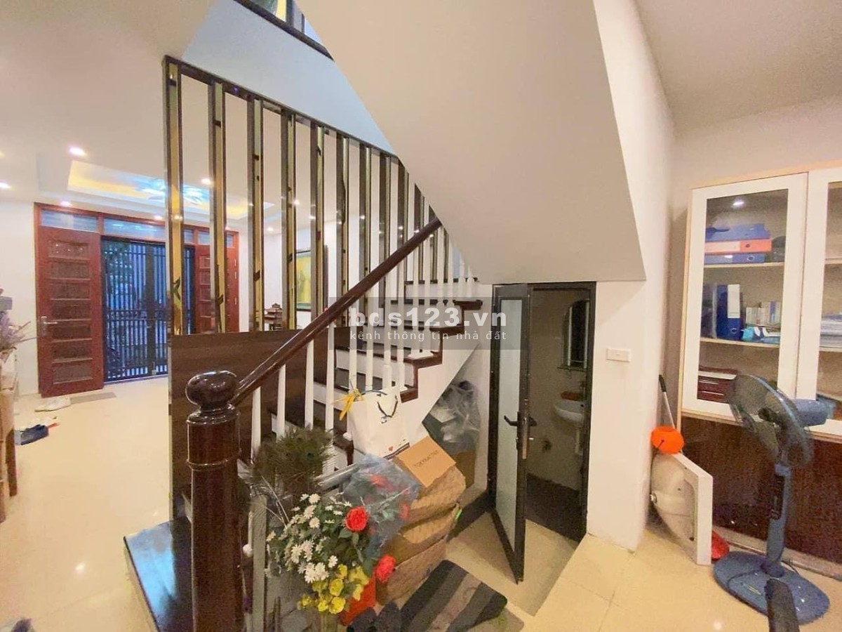 Hoa hậu Hồ Tây - Bán nhà cách mặt phố 20M - Thoáng trước sau - View ngắm Hồ Tây !!!