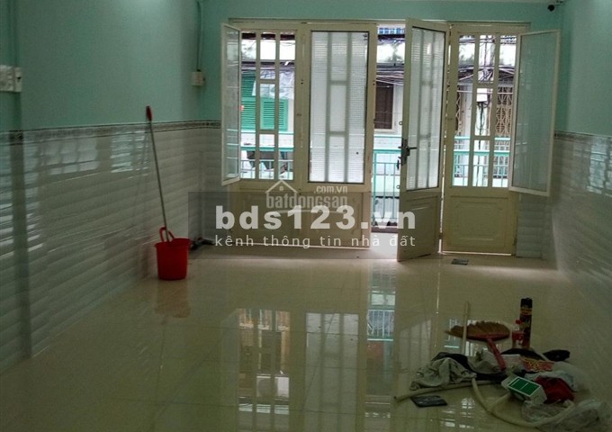 Cho thuê căn hộ mặt tiền chung cư Nguyễn Thiện Thuật (Quận 3).