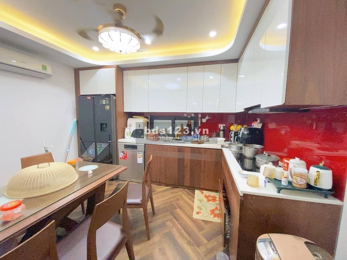 Hoa hậu Hồ Tây - Bán nhà cách mặt phố 20M - Thoáng trước sau - View ngắm Hồ Tây !!!