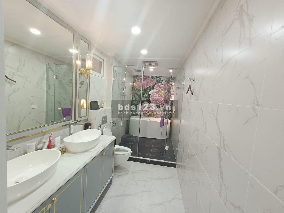 Biệt Thự tuyệt đẹp, trung tâm Ba Đình. 168m, 5T, Mt 8m, 38 Tỷ. Nội thất đẳng cấp, cuộc sống viên mãn