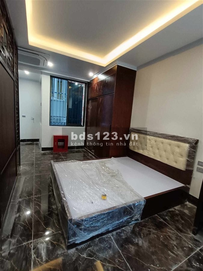 Bán toà nhà Căn Hộ phố Liễu Giai. Vị trí đắc địa, Gaza ô tô. Dt 118m, 7t thang máy, Mt 6.1m, 38 Tỷ