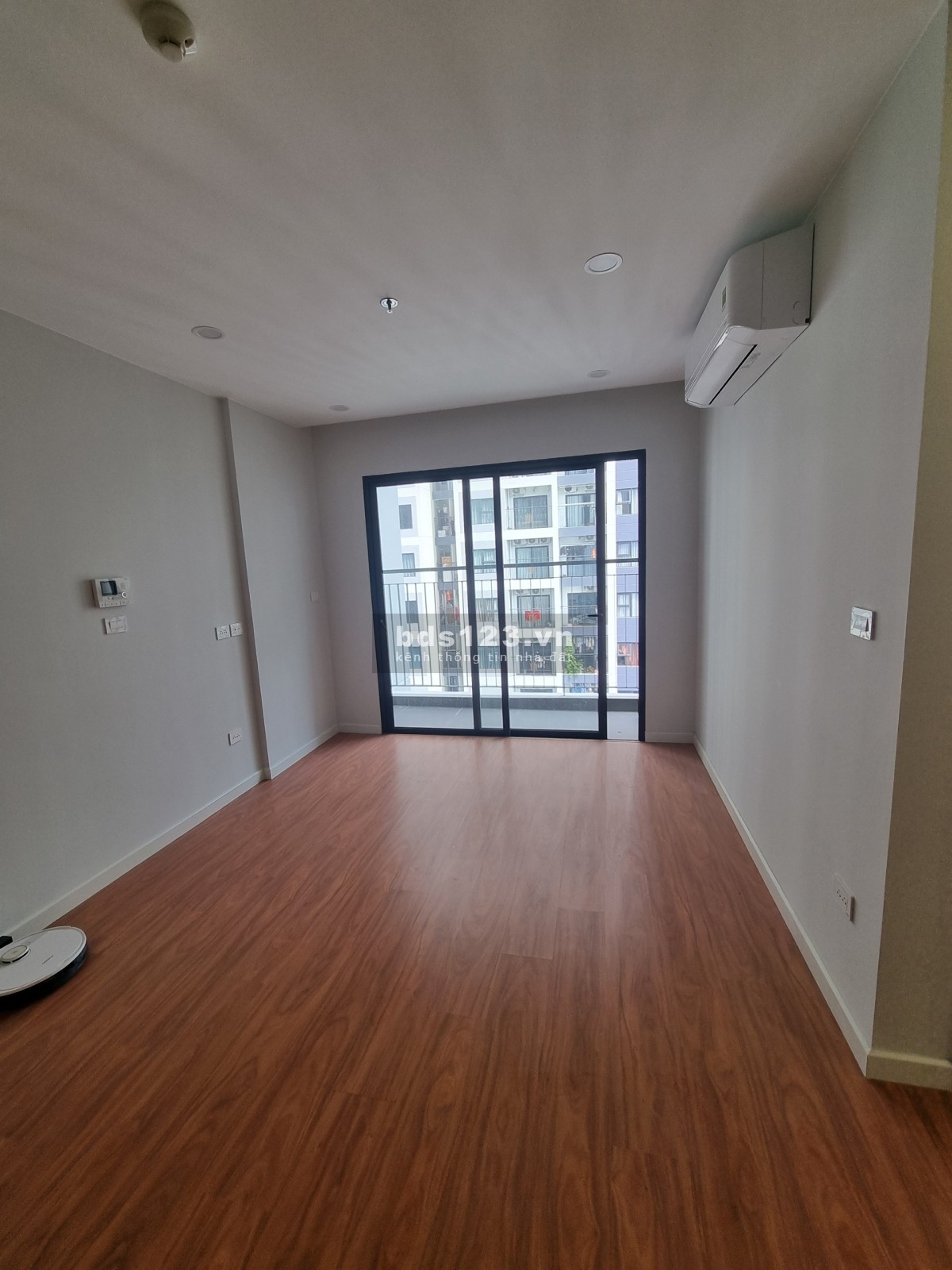 Bán gấp 1N+1 43m NB tòa SA2 chỉ 1tỷ 930 Vinhomes Smart City