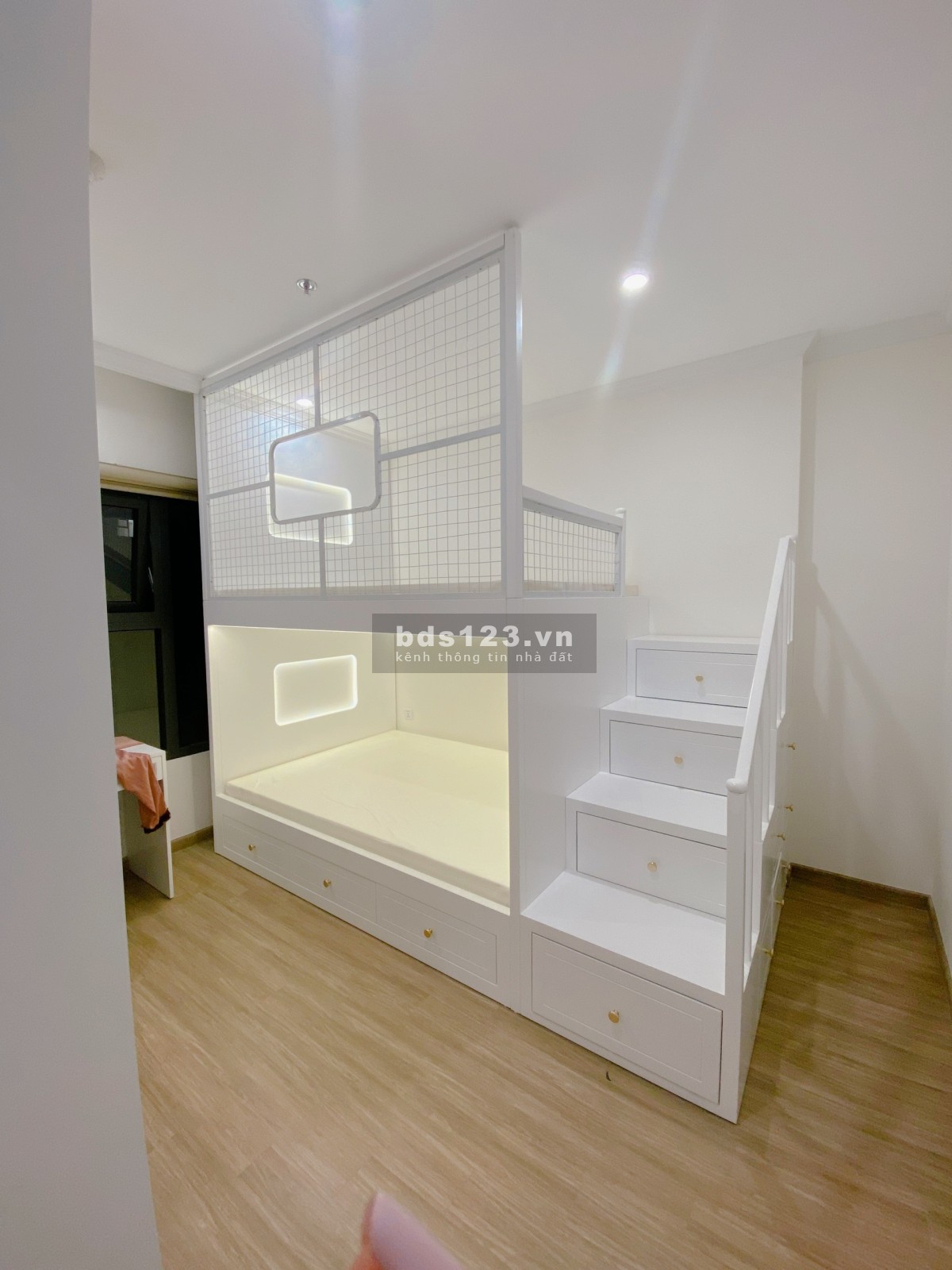 Bán căn hộ 3pn full nội thất giá 3 tỷ 8