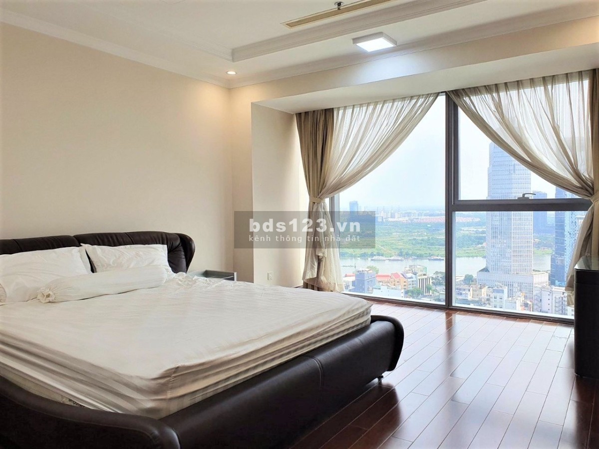 Cho thuê căn hộ Vincom Đồng Khởi 3PN, 160m2, view Sông và Bitesco, quận 1